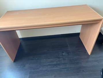 Stevig houten bureau