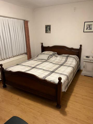 GRATIS Complete slaapkamer: 2 persoonsbed en kledingkast