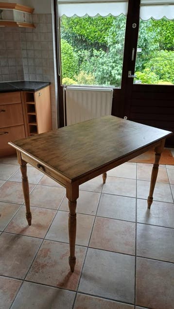 Houten eettafel, GRATIS af te halen