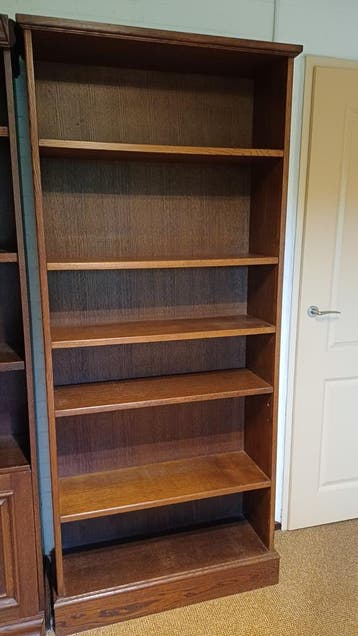 Houten boekenkast, GRATIS af te halen