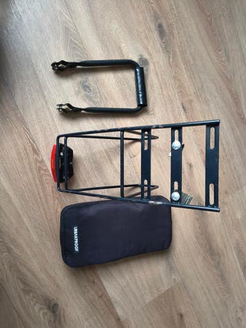 GRATIS. Fietsdrager met kussen en achterlicht