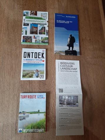 Reisgidsen en brochures: Amersfoort, Afsluitdijk, Friesland