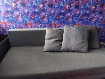 Gratis grijze bedbank op te halen in Apeldoorn