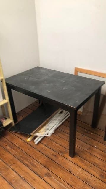 Black Ikea tabel