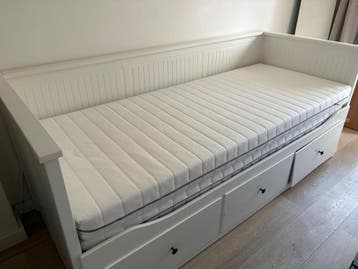 Hemnes bed met 2 matrassen GRATIS