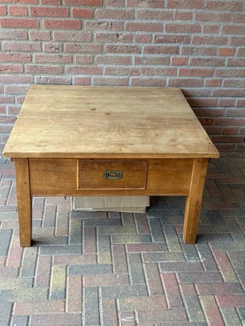 Houten tafel met lade - 89x88x50 cm