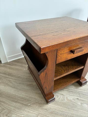 GRATIS Bijzettafel met lade en lektuurbakken. GRATIS!