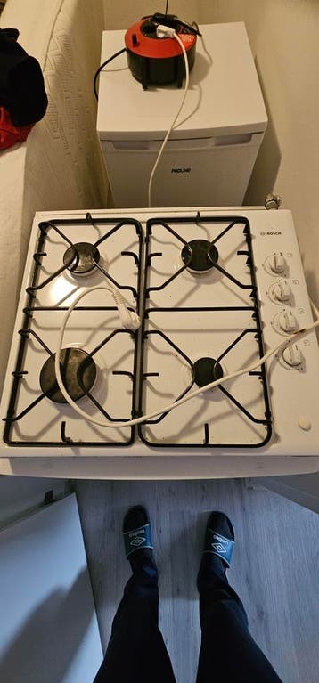 Kookplaat op gas met elektronische ontsteking