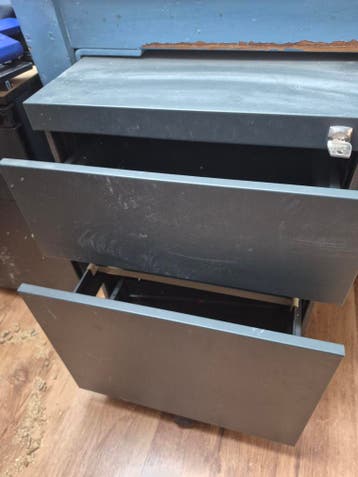 Metalen ladenkast  of dossierkast