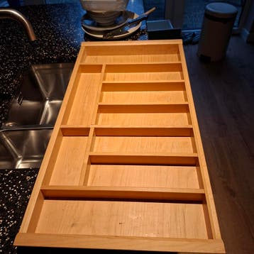 Gratis af te halen: houten bestekbak voor keukenlade