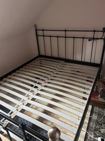 Gratis afhalen: 2 persoons bed 160 cm breed 200 cm lang
