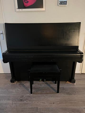 Zwarte piano Bogs & Voigt inclusief pianobank