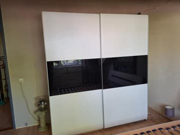 Grote kast en 2 persoons bed gratis