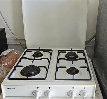 Indesit Vrijstaand Gasfornuis met 4 Kookzones
