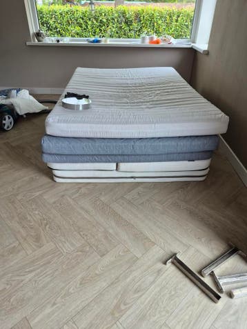 Gratis tweepersoons matrassen 140x200 Ikea