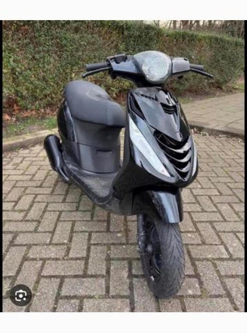 GEZOCHT! ZIP 2000 125cc std op brom