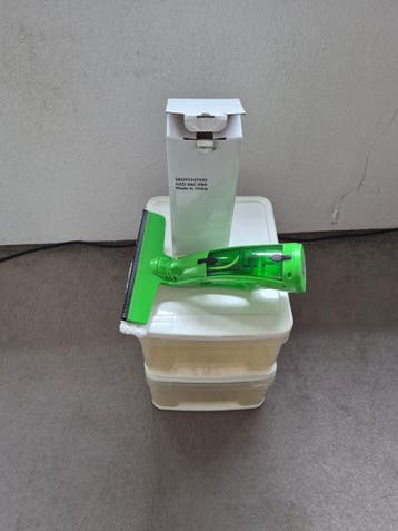 Raamwisser met sproeifunctie - Groen