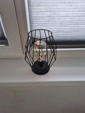 Moderne draadlamp met LED-verlichting