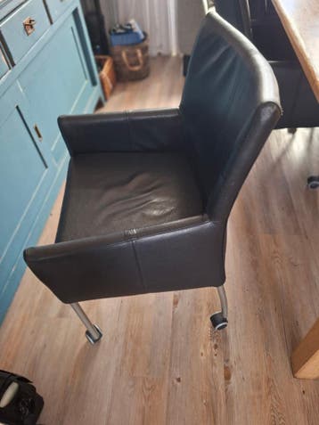 Leren stoelen op wieltjes - Zwart