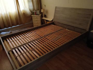 Tweepersoonsbed met lattenbodem - merk en model