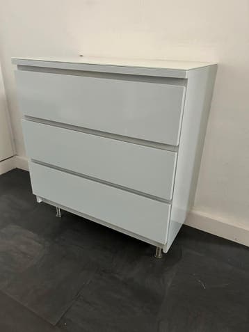 IKEA Malm ladekast met 3 lades en glasplaat - Grijs