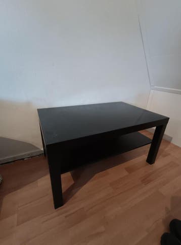 Zwarte salontafel met opbergruimte