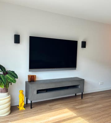 Modern TV-meubel van betonlook GRATIS