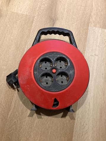 Gratis kabelhaspel met 4 stopcontacten