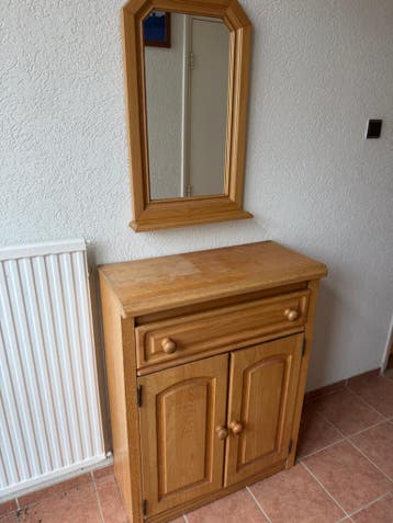Houten kastje met spiegel - Halmeubel