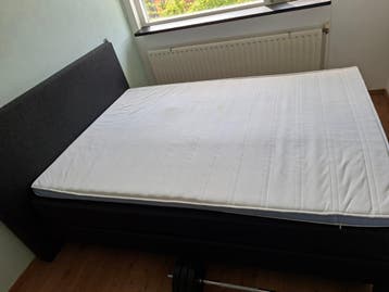 Twijfelaar bed 140x200 met matras en topper