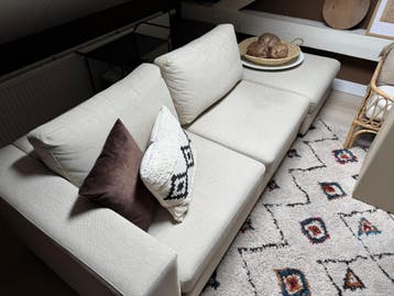 GRATIS OPHALEN: Comfortabele 3-zits bank met losse hocker