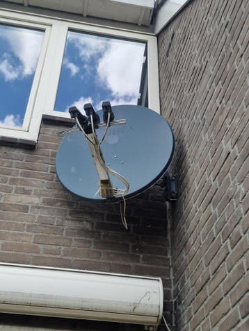 Triax schotel te koop