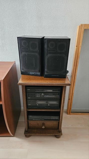 GRATIS Erres stereo speler met meubel