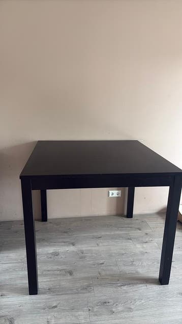 Zwarte eettafel 110x110x95 cm - gratis afhalen