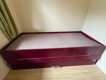 Eenpersoonsbed met uitschuifbaar extra bed