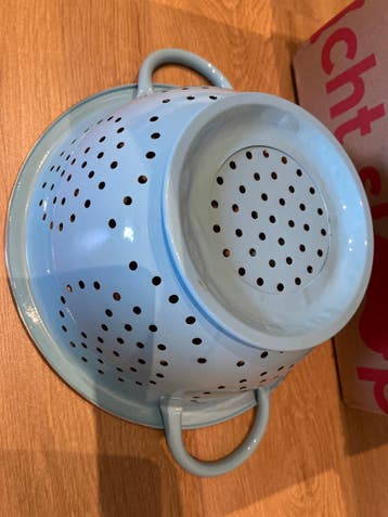 Gratis blauw vergiet