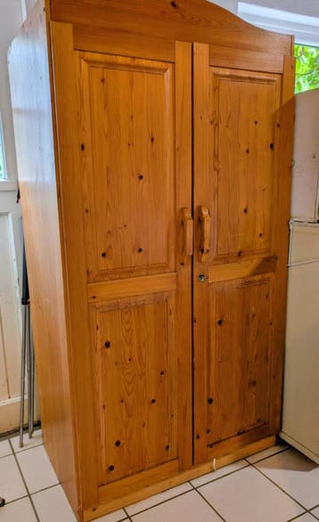 Gratis: grenen kast