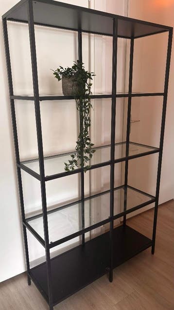 Gratis Stellingkast van IKEA (Vittsjo)
