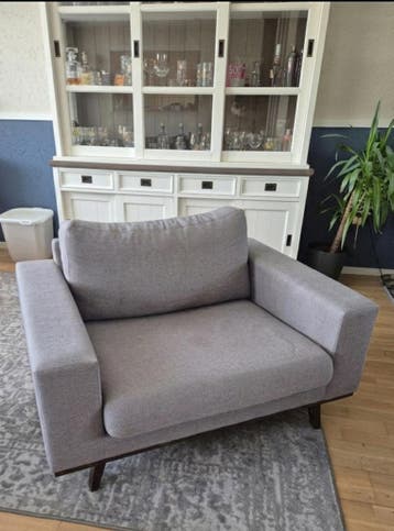 Fauteuil lichte vlekken (in ruil voor een kratje Hertog Jan)
