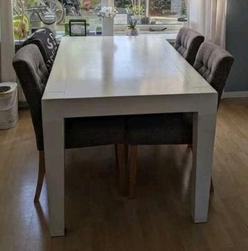 Gratis eettafel met 4 stoelen - Gebruikt