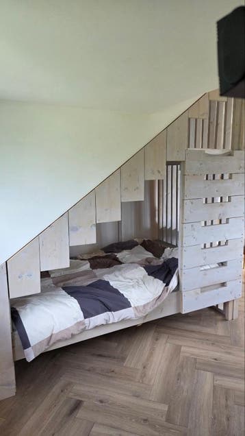 [FREE, Gratis] 120cm x 200cm Unique Custom-built Cabin Bed