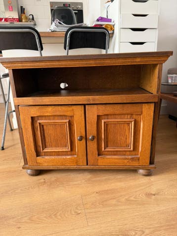 Gratis houten TV Kastje