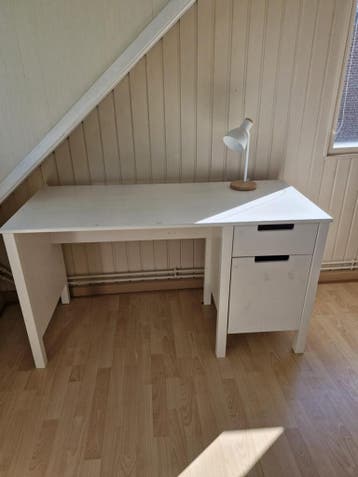 Gratis bureau met lades