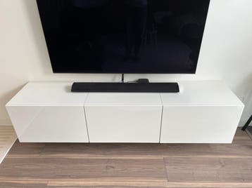 Gratis af te halen tv meubel (zelf uit elkaar halen)