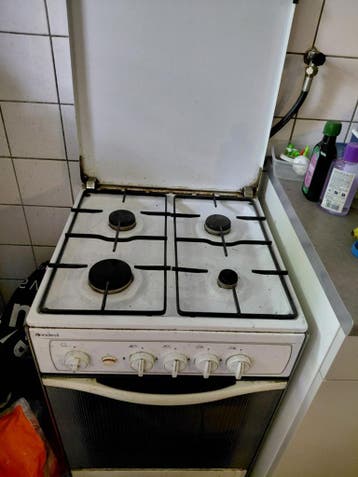 Gas oven gasoven met 4 pits kookplaat INDESIT