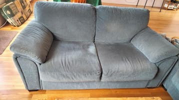 GRATIS Blauw-grijs twee- en driezits bankstel