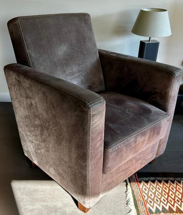 2 taupe kleurige fauteuils gratis af te halen