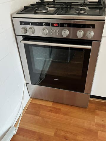 Siemens gasfornuis met oven HR74W537N. Ophalen eind mei.