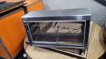 Gratis af te halen: Warmhoudvitrine