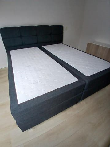 Boxspring met hoofdbord 1.80 x 2.00 met topper